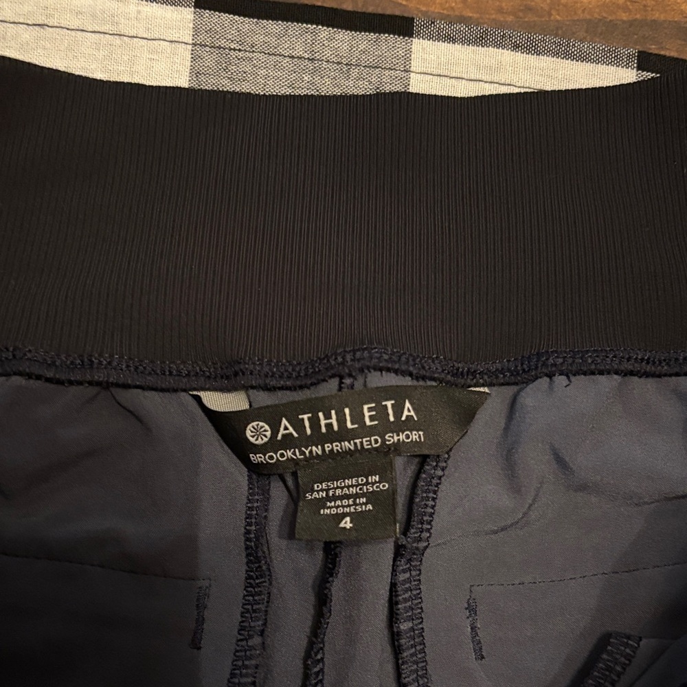 Athleta Brooklyn printed shorts 4 blue black - Picture 2 of 4